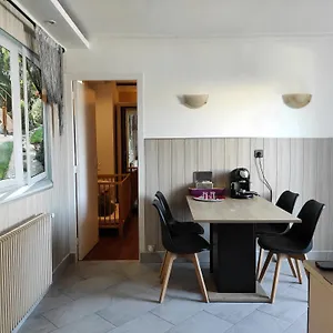 Entier Agreable Et Accueillant Hébergement de vacances Vaulx-en-Velin