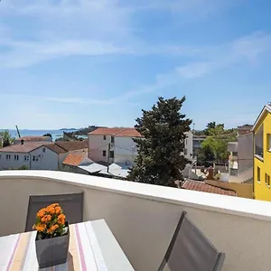 https://apartments-bluemare.hotelinzadar.com
